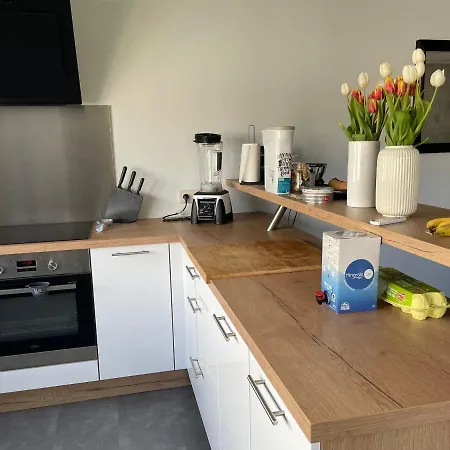 Landhaus Confortable Avec Piscine, Parking Et Wi-fi A La Suze-sur-Sarthe