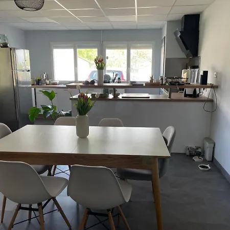 Confortable Avec Piscine, Parking Et Wi-fi A Landhaus