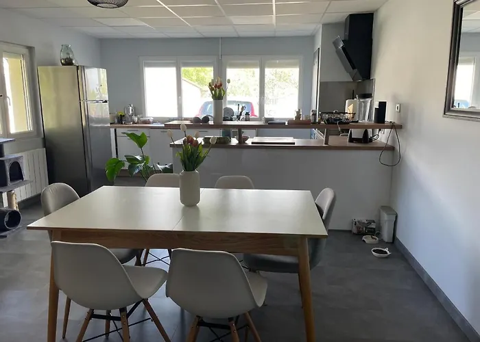 Confortable Avec Piscine, Parking Et Wi-fi A - Fr-1-410-399 Сasa de vacaciones